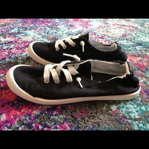 Madden Girl Black/ White sneakers